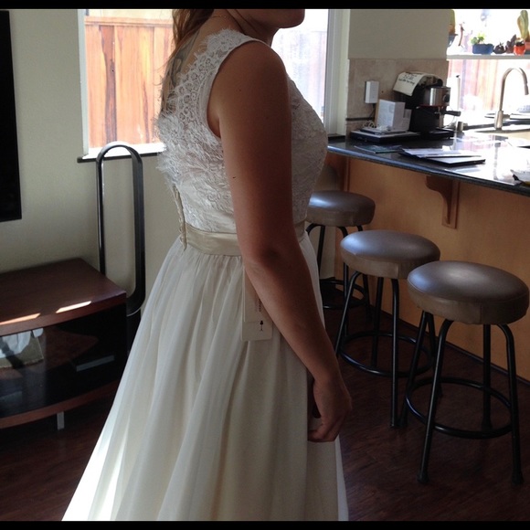 Wedding dress - Picture 8 of 8